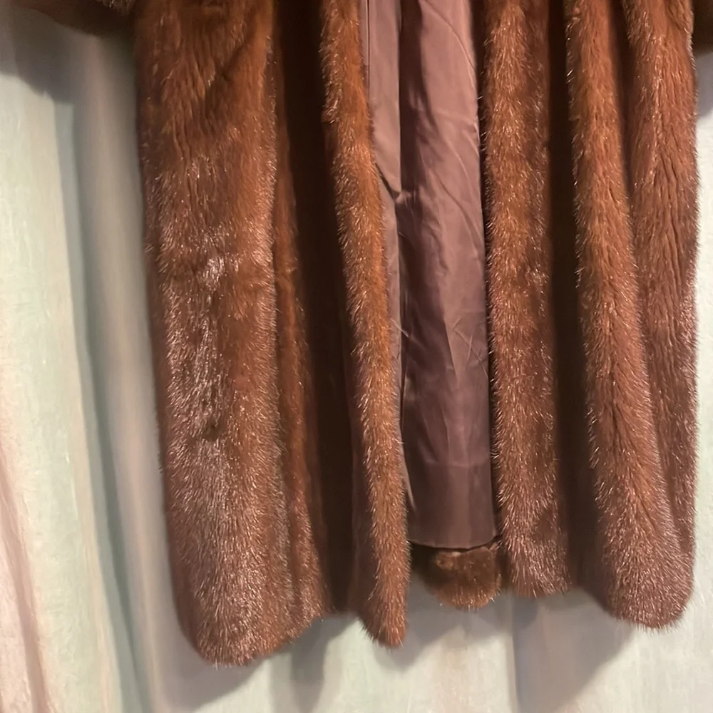 Full large fur mink coat perfect condition length 52” - Picture 7 of 7